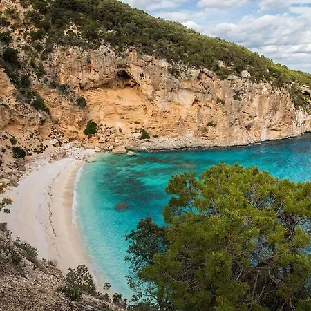 S'accodoro Διαμέρισμα Triei